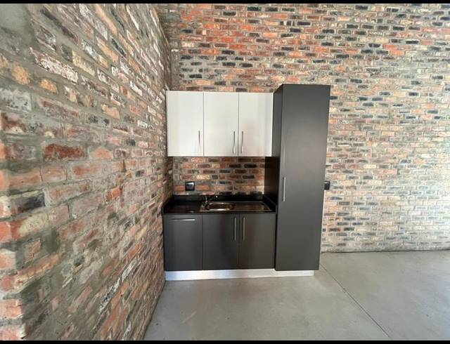 BUSINESS PROPERTY TO RENT IN FAIRVIEW
